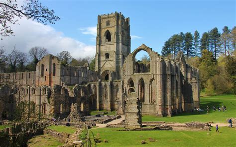 Fountains Abbey, Ruiny Gotyckiej Katedry i Zabytkowy Park!