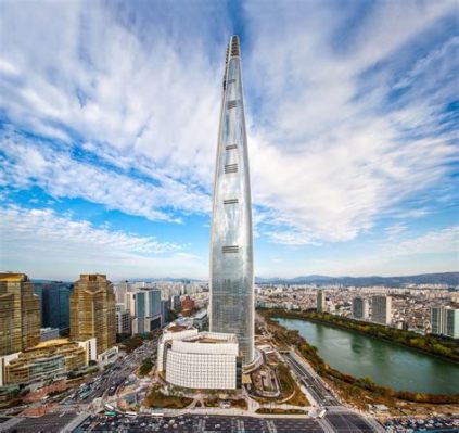 Lotte World Tower -  Niebiański drapaczyk chmur oferujący zapierające dech w piersi widoki!